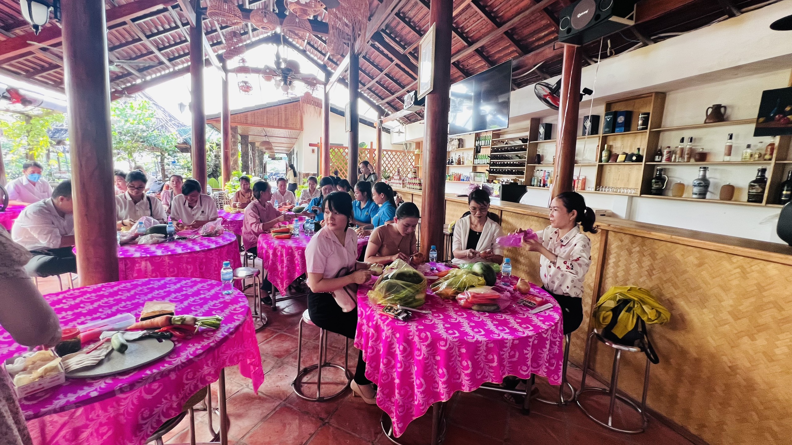 Cần Giuộc: lớp nghiệp vụ trang trí, cắt tỉa rau củ quả, nông sản Long An phục vụ du lịch nông thôn